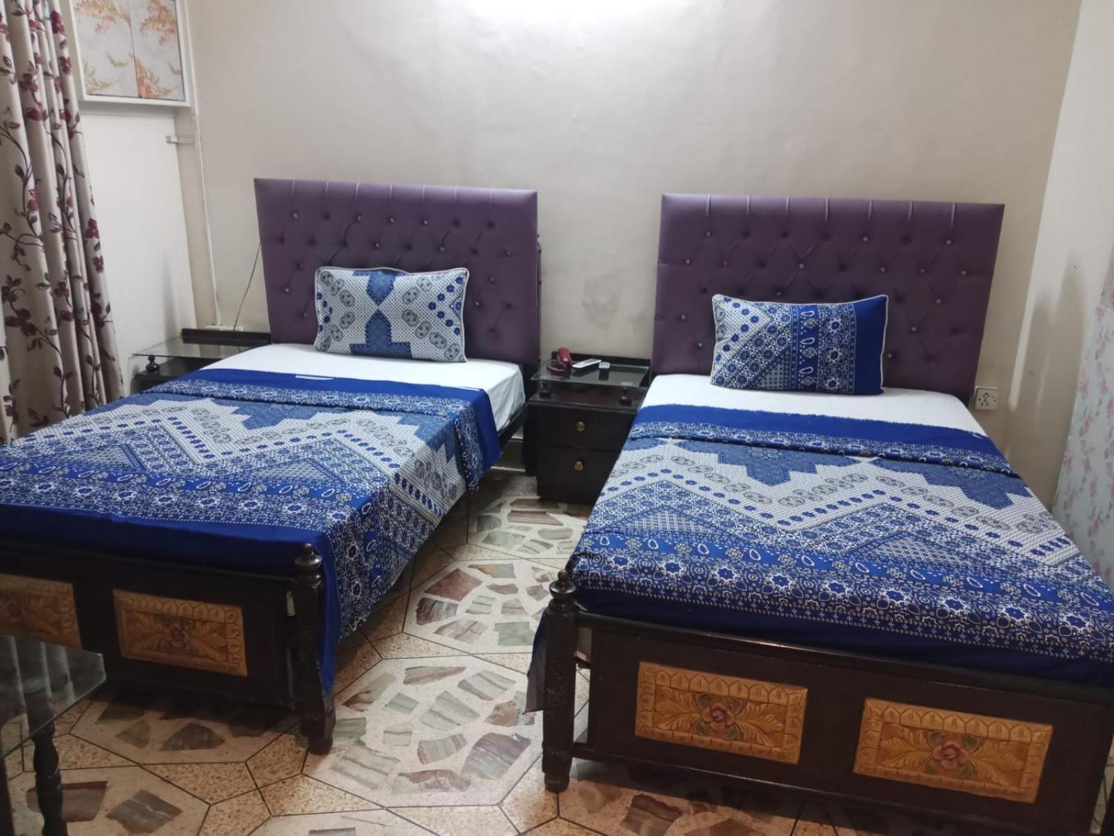 Hotel Clifton Inn Karaczi Zewnętrze zdjęcie